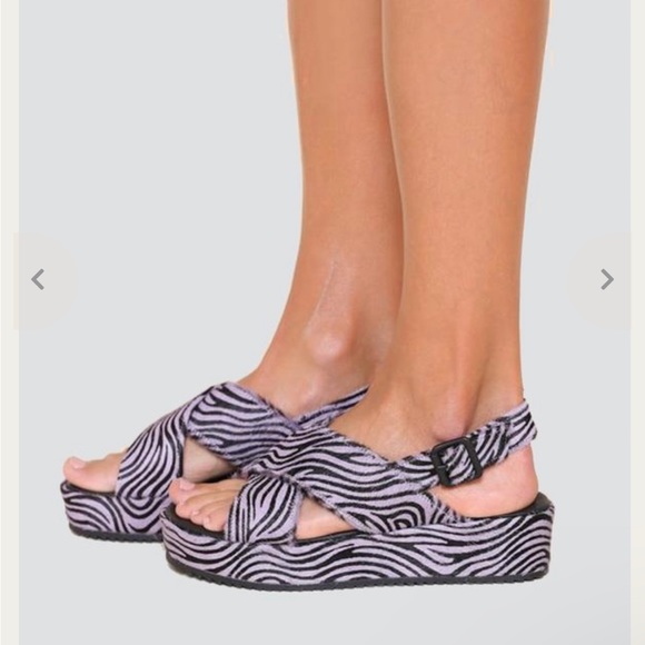 Intentionally Blank // Sum Sandal in Lilac Zebra - Picture 3 of 6